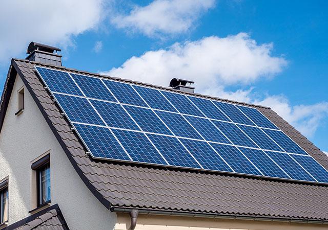 Comment choisir les meilleurs panneaux photovoltaïques pour votre maison à Metz, Chalons-en-Champagne et Troyes ?